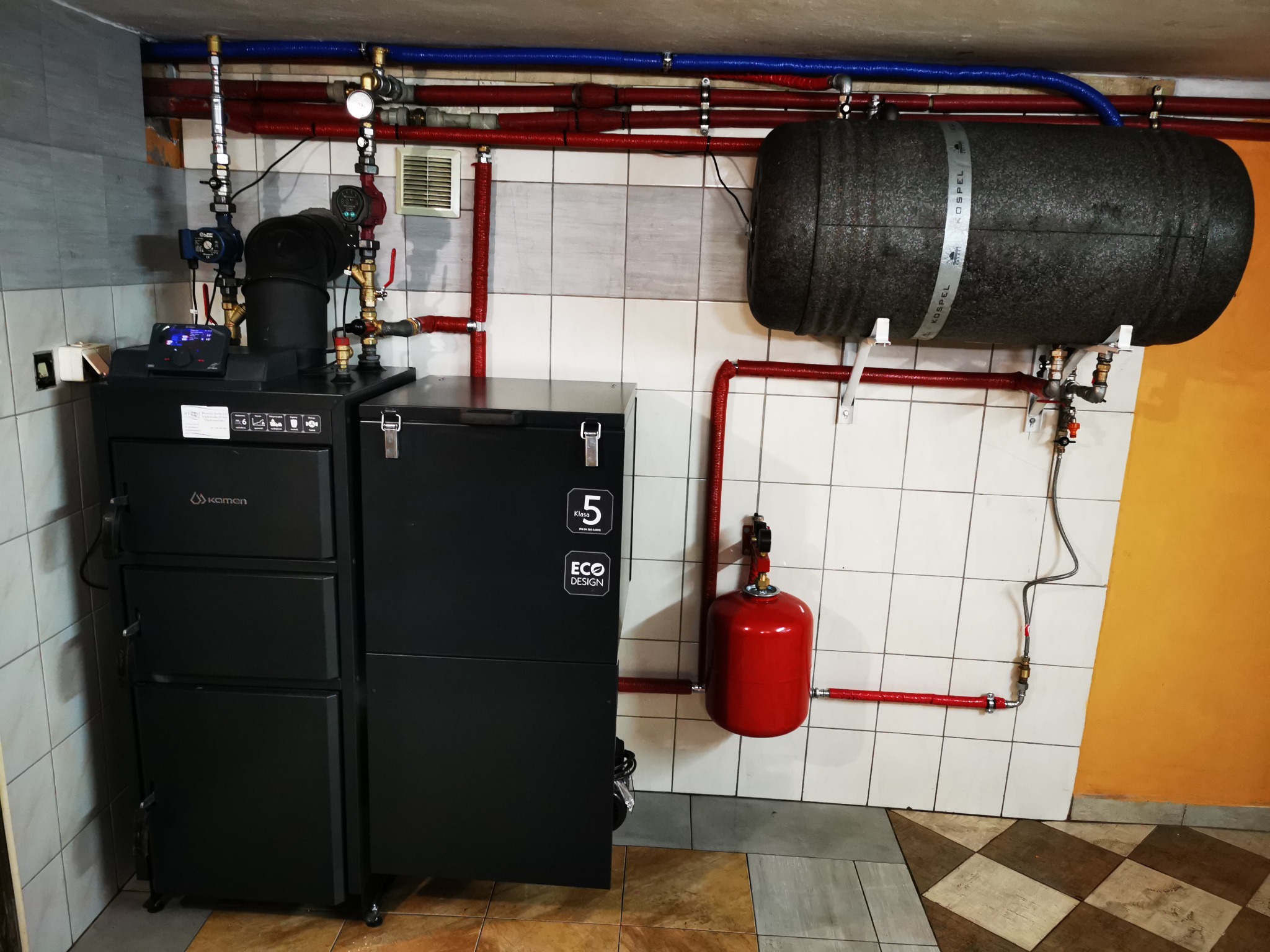 Kocioł, zasobnik i instalacja centralnego ogrzewania
